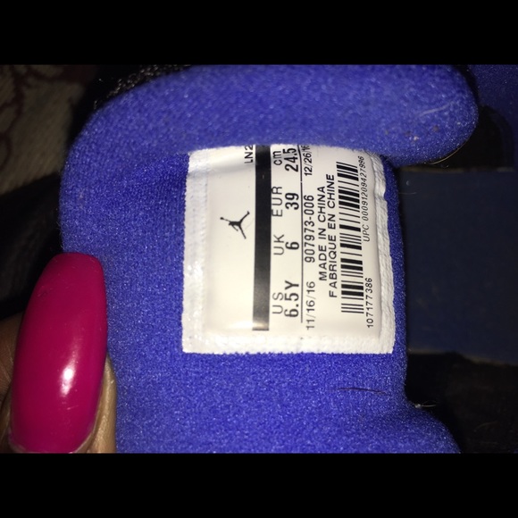 Shoes - Picture 3 of 3